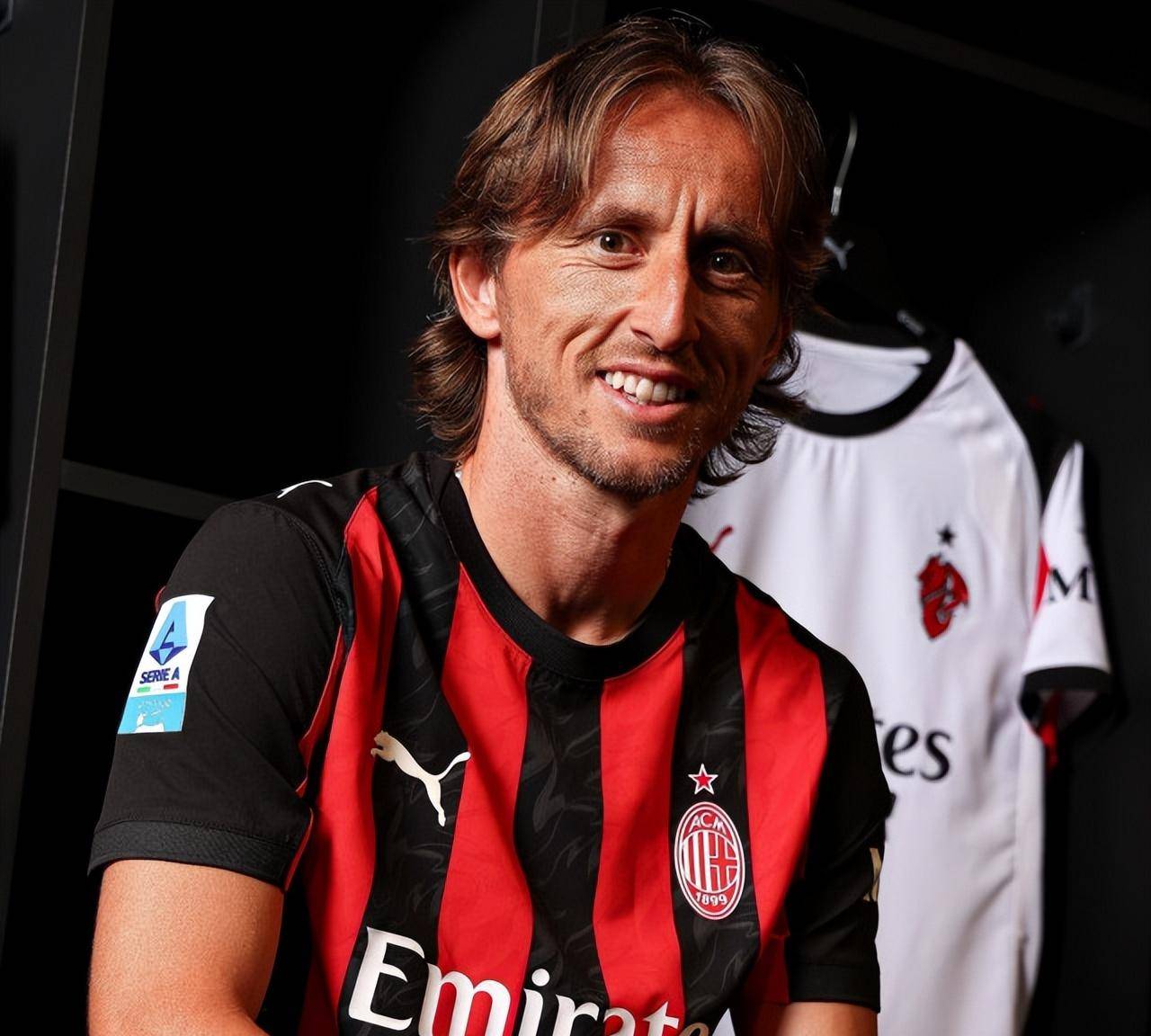 扑克中如何避免情绪决策（打扑克时如何杜绝情绪化决策）