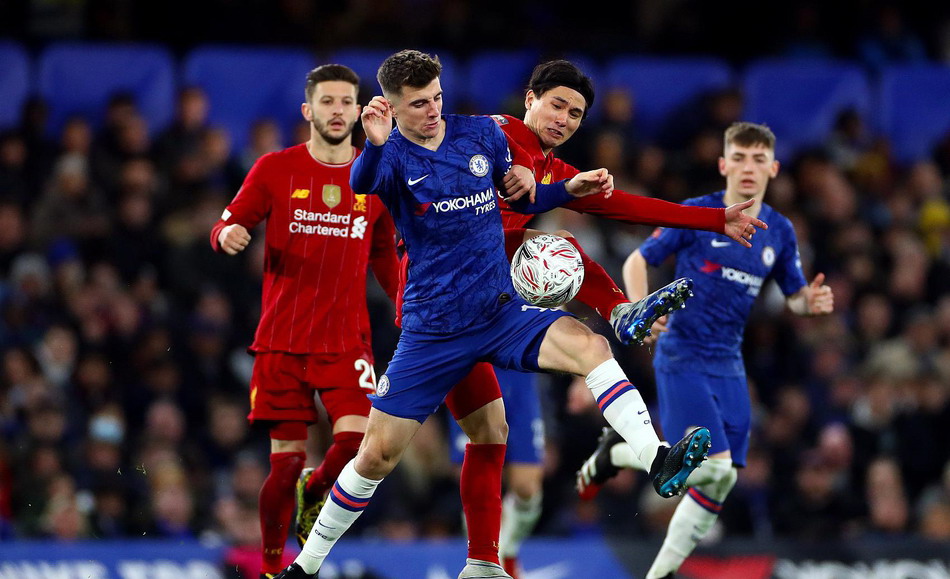 荣耀时刻，网球名将阿尔卡拉斯为迈阿密颁发美职联东部冠军奖杯